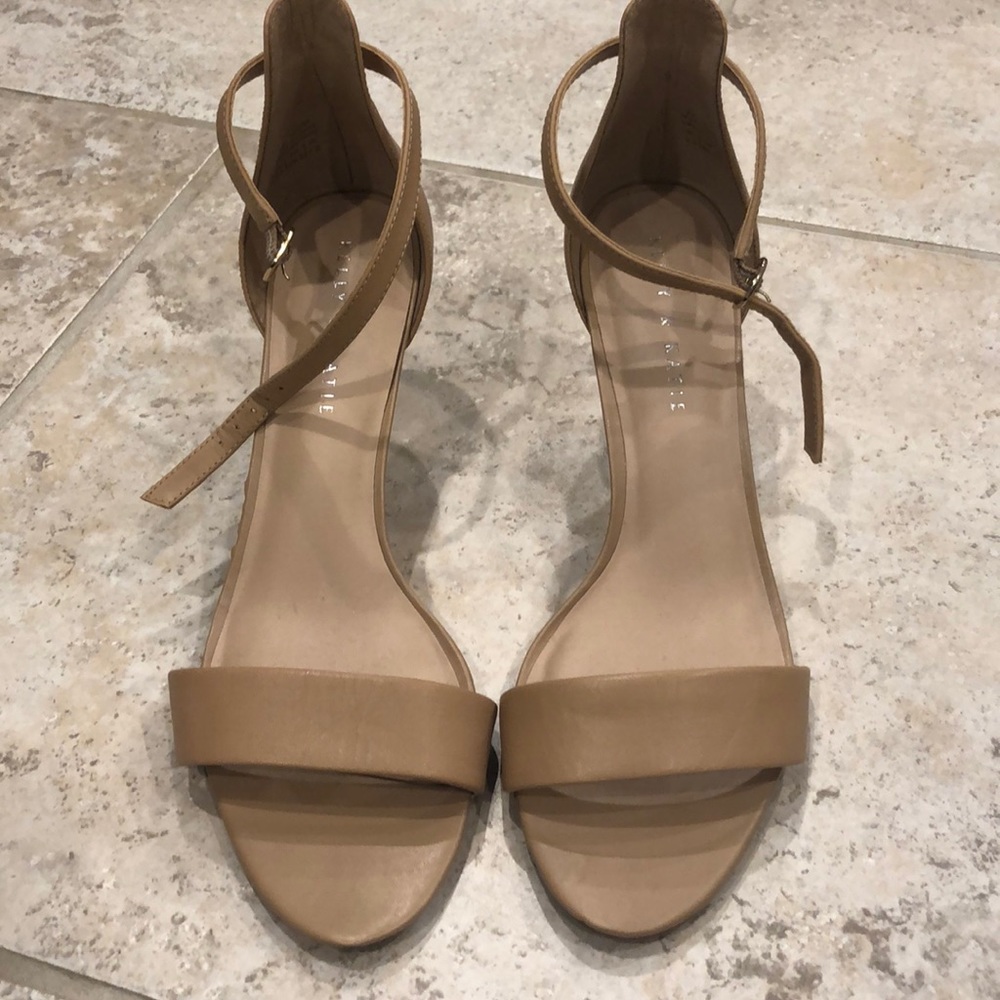 Kelly & Katie nude heels